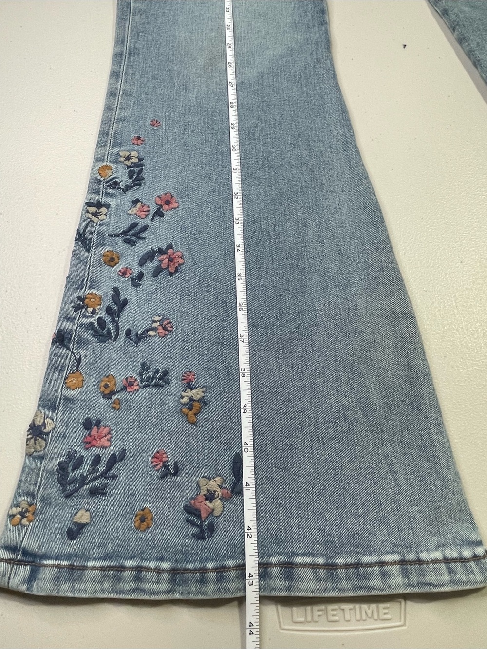 Jessica Simpson 16 Light Blue Floral Embroidered Daisy Flare Jeans VGUC - Picture 6 of 9